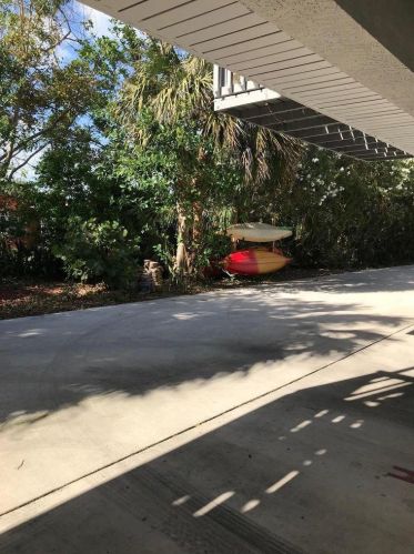 1180 Carlton Ct, Fort Pierce FL 34949-3039 exterior