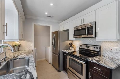 3220 8 Ave, Naples FL 34117-4601 exterior