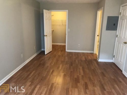 1387 Keys Crossing Dr, Atlanta, GA 30319-4043