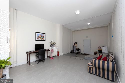 3259 Front St, Philadelphia PA 19140-5805 exterior