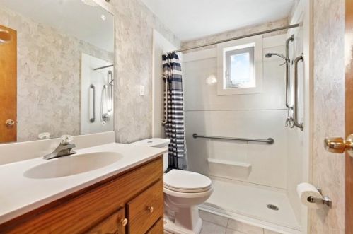 5034 Leona Dr, Pittsburgh PA 15227-3622 exterior