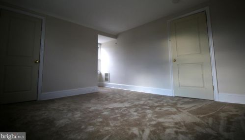 19 County Line Rd, Ardmore PA 19003-0021 exterior