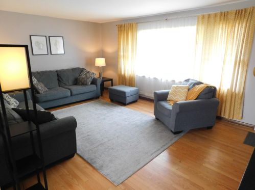 3686 69th St, Milwaukee, WI 53220-1202