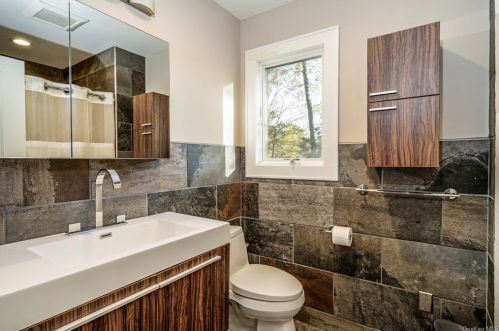 16 Hemlock Holw Rd, Armonk NY 10504-3009 exterior