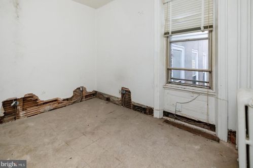 1637 Girard Ave, Philadelphia PA 19130-1514 exterior