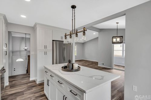 45 Harmon Rd, Edison NJ  08837-2723 exterior