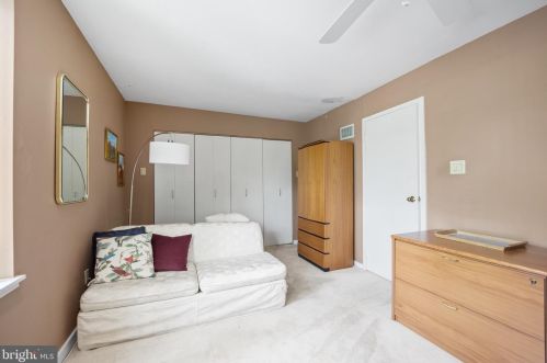 331 2nd St, Philadelphia PA 19122-3324 exterior