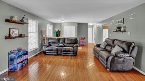 286 Bollinger Rd, Littlestown PA 17340-9121 exterior