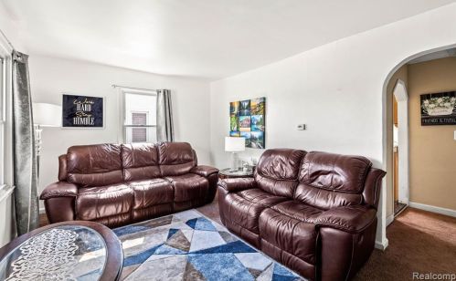 25649 Penn St, Dearborn Heights, MI 48125-1134