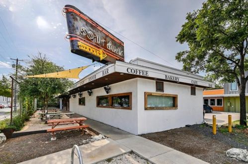 1708 Cedar Ave, Austin TX 78702-1429 exterior