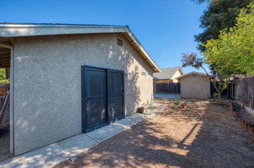 3927 Paula Ct, Turlock CA  95382-8507 exterior