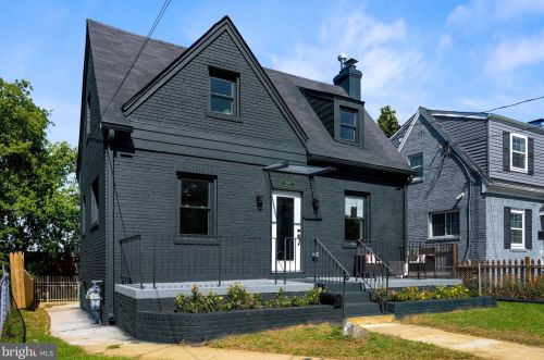 5020 Hanna Pl, Washington DC  20019-5818 exterior