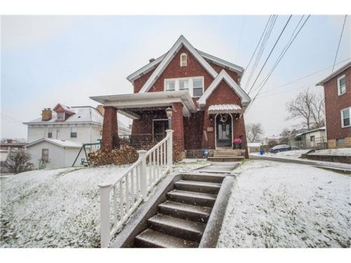 711 Montour St, Moon Twp PA  15108-3038 exterior