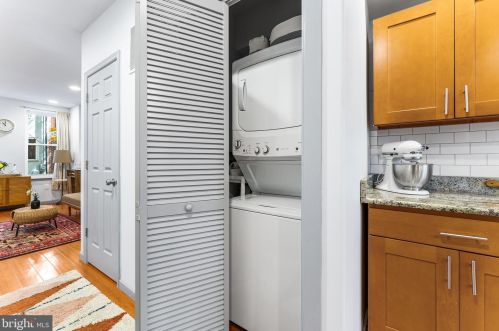 2238 Gerritt St, Philadelphia PA 19147-5821 exterior