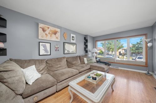 6625 64 St, Chicago IL 60638-4915 exterior