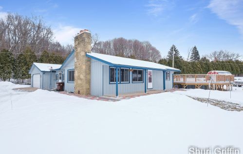 11470 Bluewater Hwy, Lowell MI 49331-9220 exterior