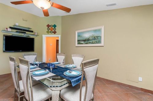 841 2 St, Naples FL 34117-9326 exterior