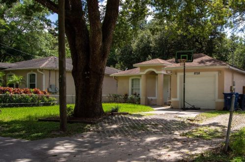 8728 Temple Ave, Tampa, FL 33617-6036