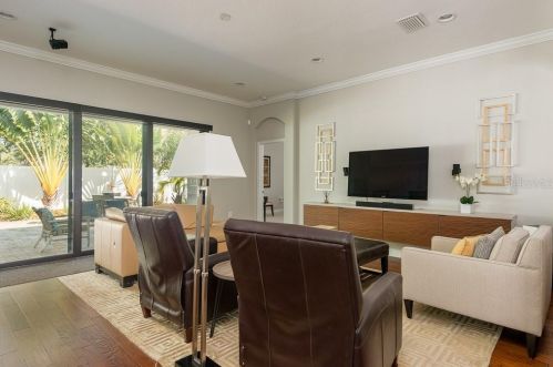 3017 Ballast Point Blvd, Tampa FL 33611-3902 exterior