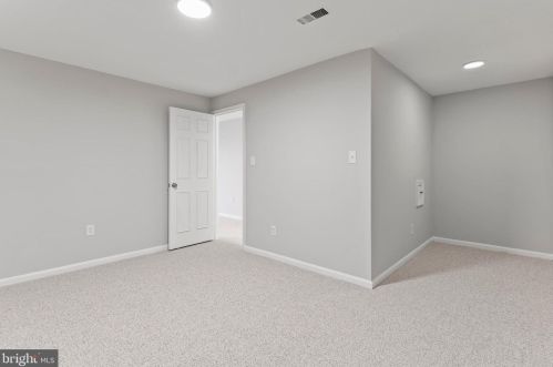 7449 Duddington Dr, Alexandria VA 22315-3849 exterior