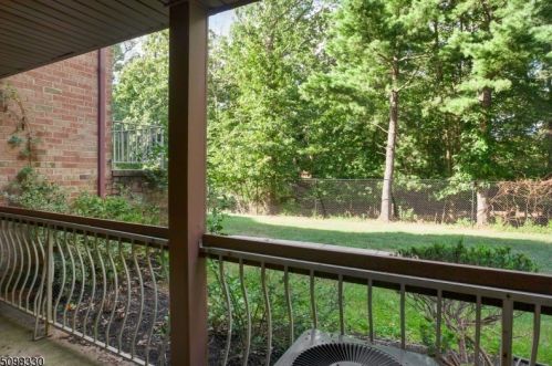 1944 Raspberry Ct, Edison NJ 08817-2744 exterior