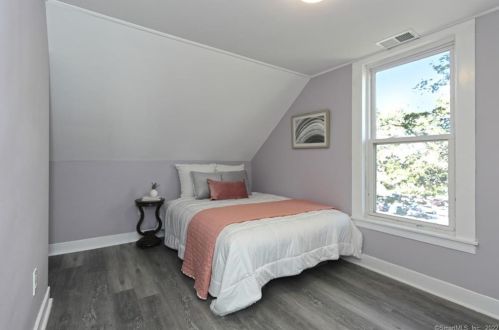 257 Washington St, Wallingford CT 06492-3528 exterior