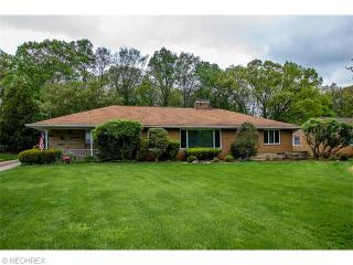 8119 Dalebrook Rd, Cleveland, OH 44131-6613