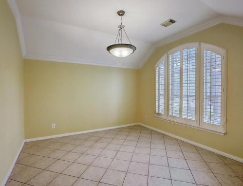 4520 Eagle Feather Dr, Austin TX 78735-6466 exterior