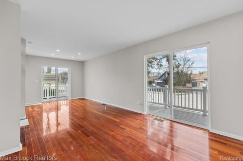 602 Lincoln St, Bham MI  48009-1759 exterior