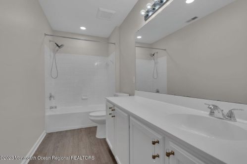 33 Jefferson Ct, Jackson Twp NJ  08527-5159 exterior