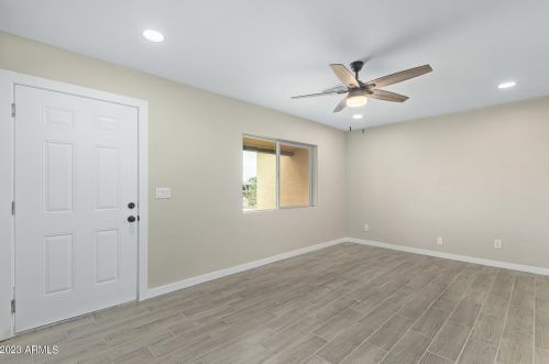 6231 3rd Ave, Phoenix AZ 85021-2405 exterior