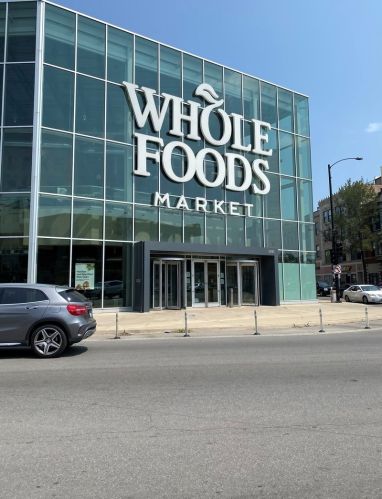 1421 Roscoe St, Chicago IL 60657-7359 exterior