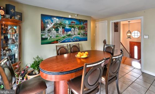 1 Hamilton Lk Dr, Trenton NJ 08619-3437 exterior