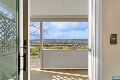 62 Amethyst Ln, Paterson NJ 07501-3361 exterior