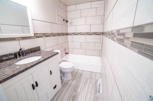 112 2 Ave, Duluth MN 55810-2353 exterior