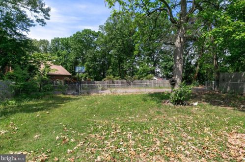 227 Gdn Ter, Runnemede NJ 08078-1420 exterior