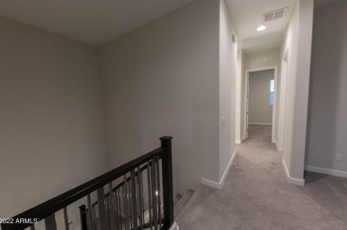 3033 37th Way, Phoenix AZ  85018-2219 exterior