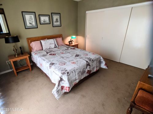 65450 Rolling Hills Dr, Tucson AZ 85739-3031 exterior