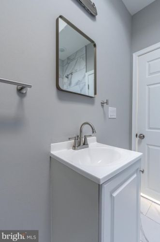 2230 Bonsall St, Philadelphia PA 19103-4303 exterior