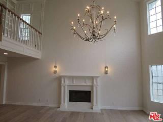 18232 Rosita St, Los Angeles CA  91356-4622 exterior