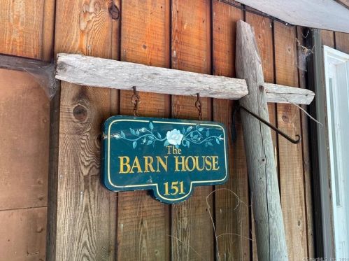 151 Salem Rd, Ridgefield CT 06877-3122 exterior