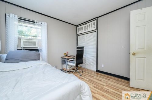 126 Park Ave, Iselin NJ 08830-2303 exterior