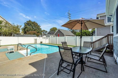 403 New York Ave, Point Pleasant Beach NJ 08742-3338 exterior