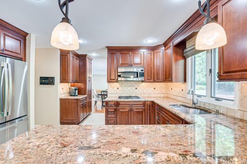 102 King St, Edison NJ 08820-1023 exterior