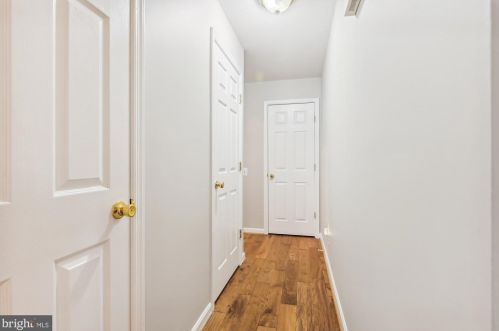 803 Catoctin Cir, Leesburg VA 20176-4951 exterior