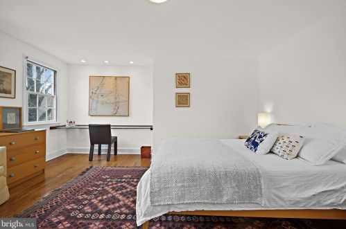 69 Laurel Rd, Princeton NJ 08540-2708 exterior