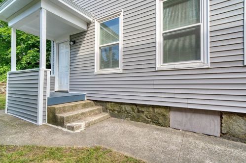 31 Hitchcock Rd, Worcester MA 01603-2622 exterior