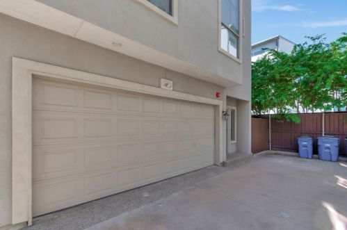 2100 Fitzhugh Ave, Dallas TX  75204-4624 exterior