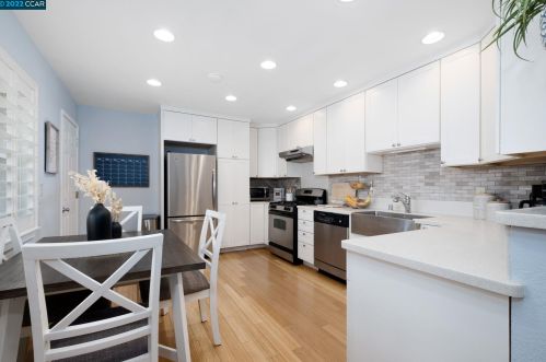 4138 Joan Ave, Concord CA 94521-2738 exterior