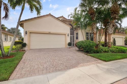 317 Clearview Ct, Fort Pierce, FL 34986-2657